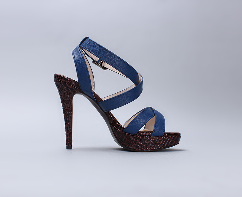 Luis Pumps